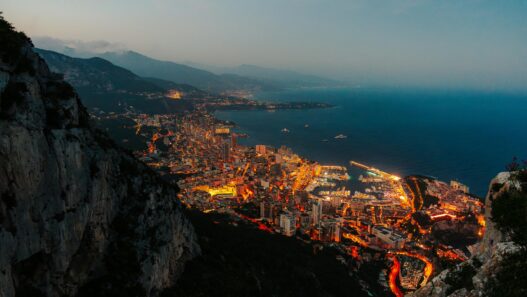 Discover how global and South African investors build wealth through real estate. Learn how Alta-X offers fractional ownership of premium properties with bond-like rental income, inflation protection, and capital security—without the hassle of a mortgage